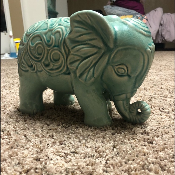 Elephants 🐘 - Picture 3 of 7